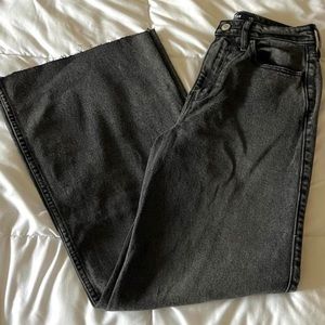Hollister Ultra High-Rise Wide-Leg Jean